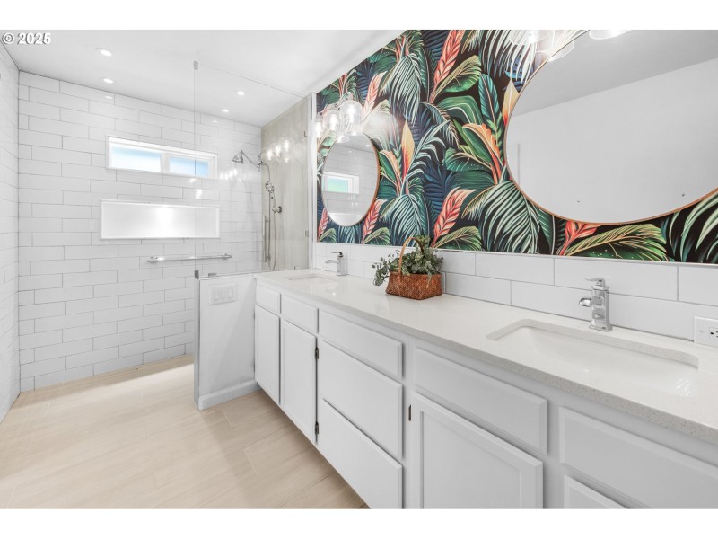 Bathroom, Attached
