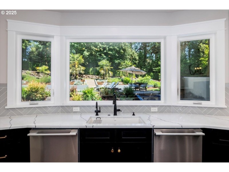 Kitchen/Outside