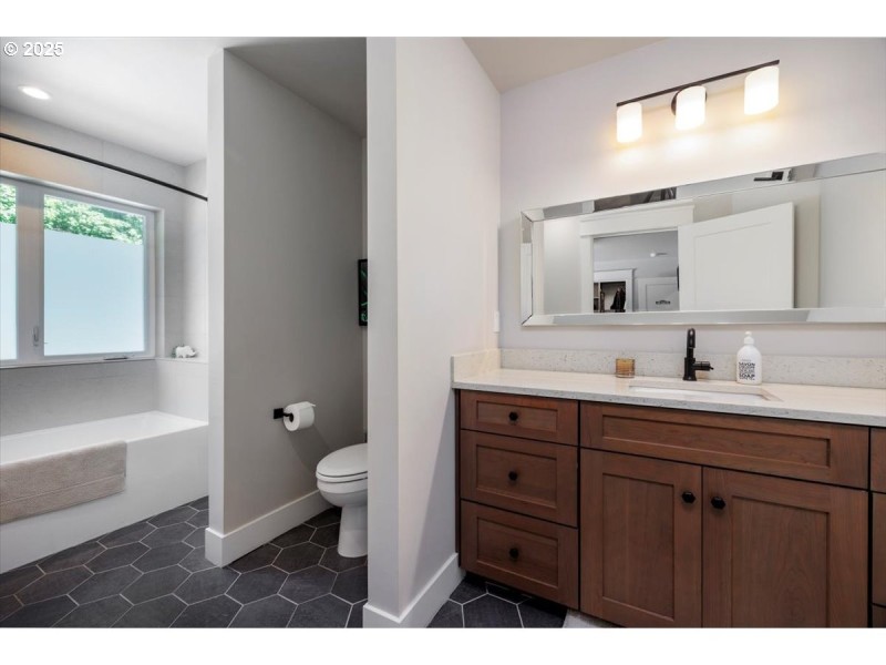 Bathroom, Attached
