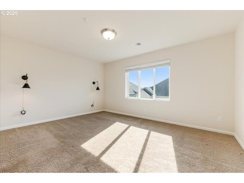Bedroom, Primary