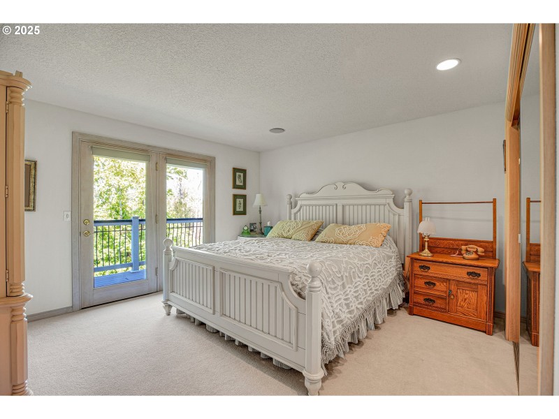 Bedroom, Primary