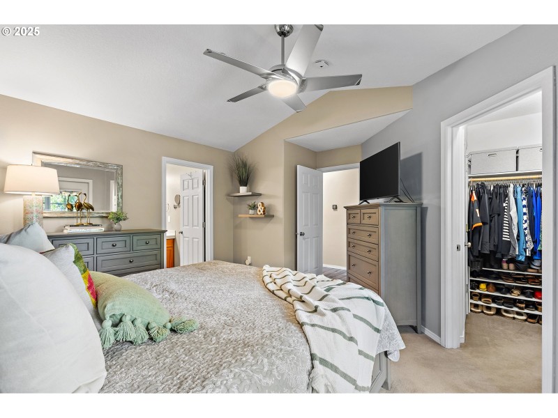 Bedroom, Primary