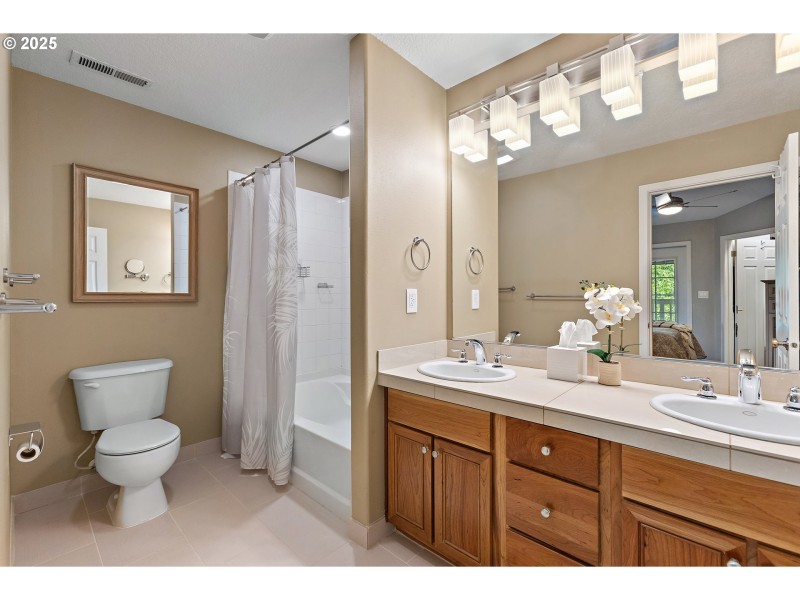 Bathroom, Attached
