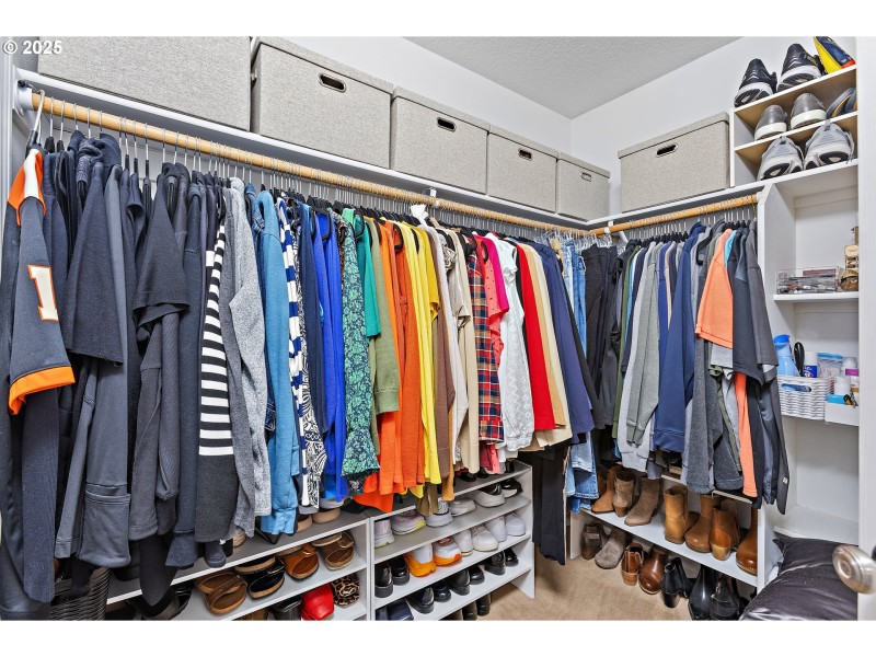 Bedroom, Primary