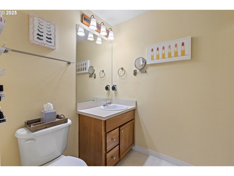 Bathroom, Attached