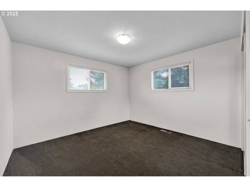Bedroom, Primary