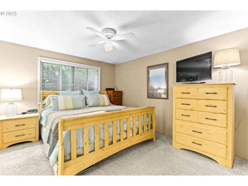 Bedroom, Primary