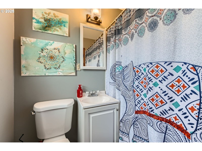 Bathroom, Attached
