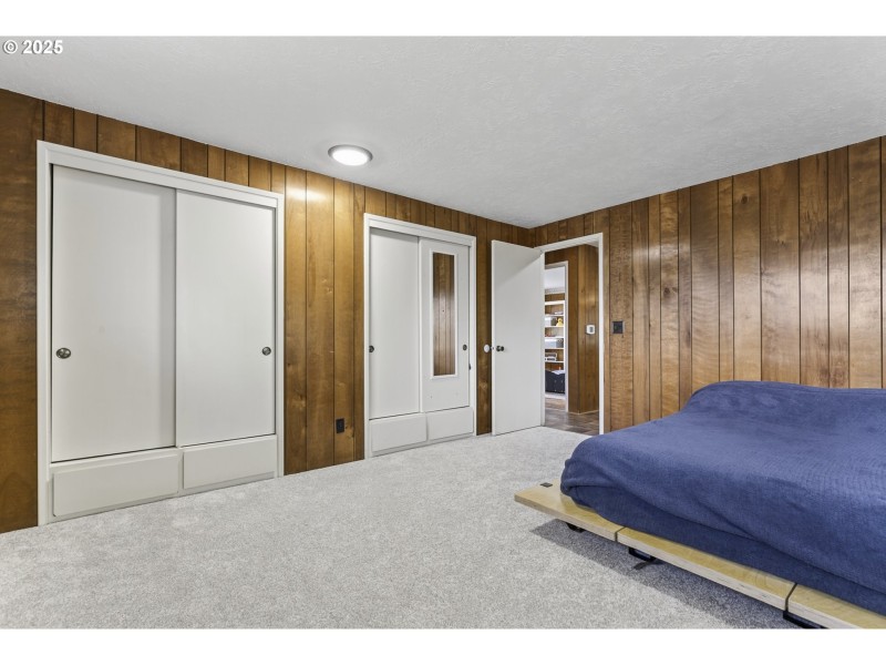 Bedroom, Primary