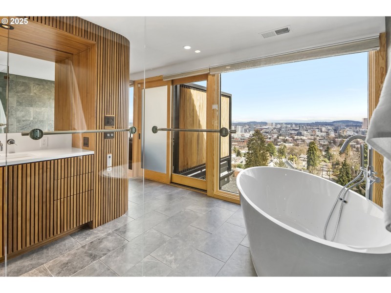 Owner's Suite Bathroom