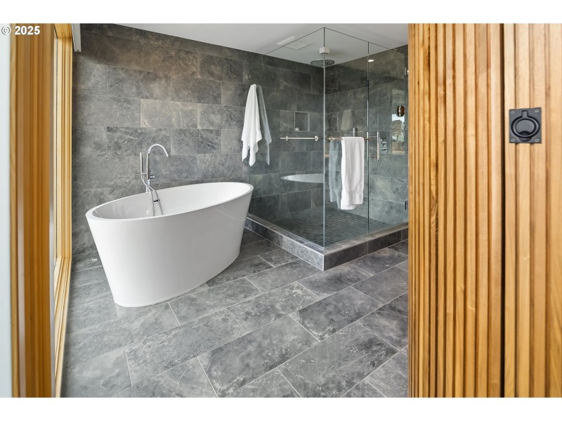 Owner's Suite Bathroom