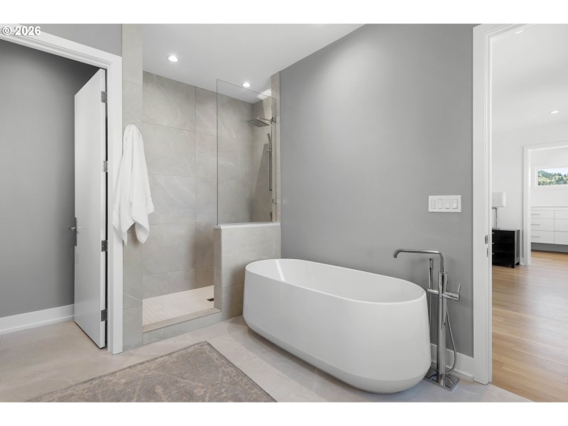 Owner's Suite Bathroom