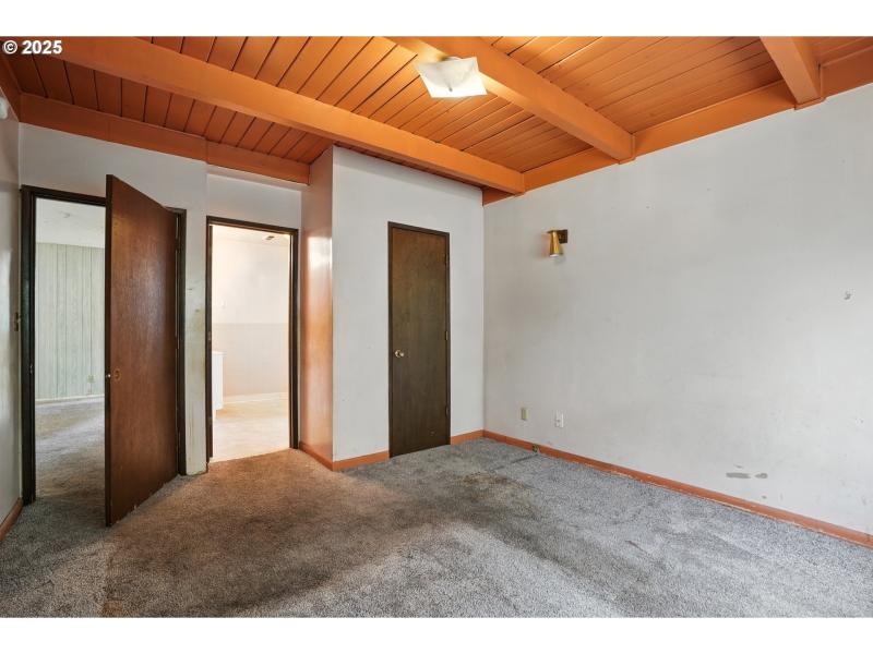 Bedroom, Primary