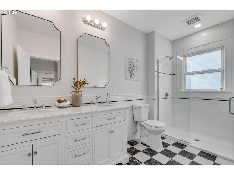 Owner's Suite Bathroom