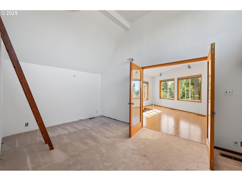 Bedroom, Primary