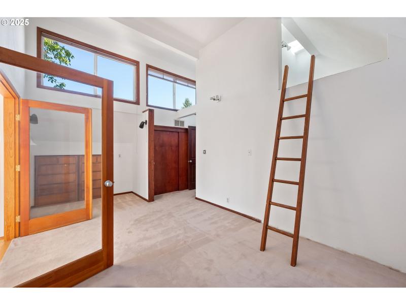 Bedroom, Primary