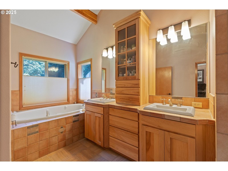 Owner's Suite Bathroom