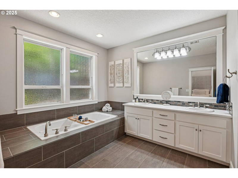 Owner's Suite Bathroom