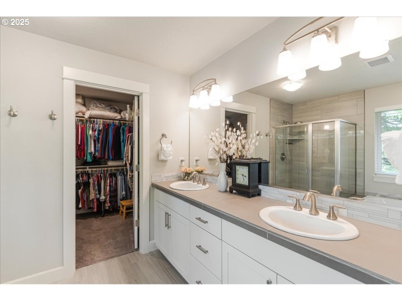 Bathroom, Attached