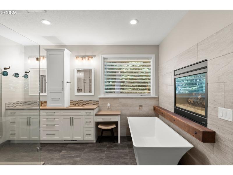 Owner's Suite Bathroom