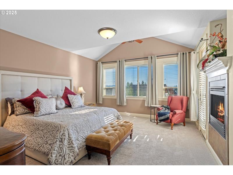 Bedroom, Primary