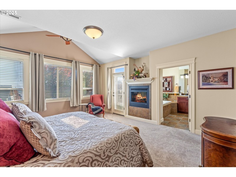 Bedroom, Primary