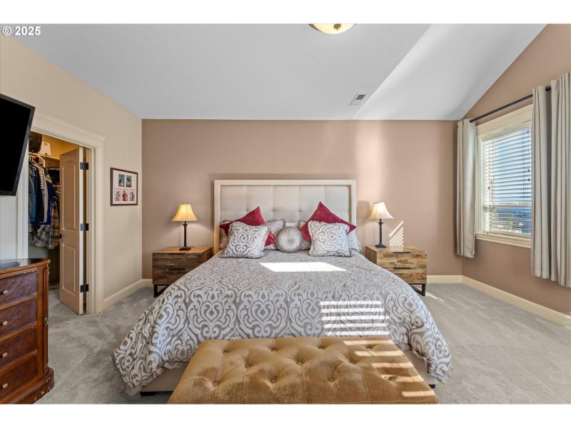Bedroom, Primary
