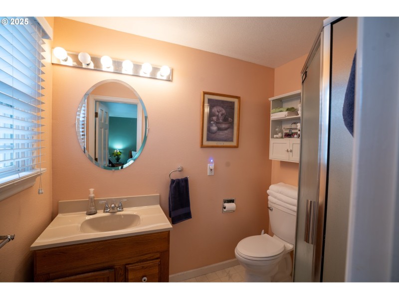 Bathroom, Attached