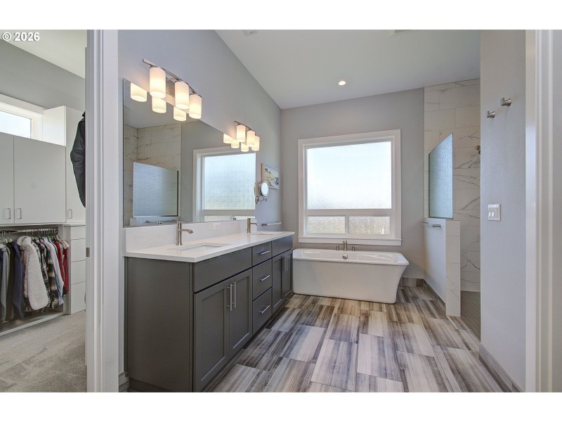 Owner's Suite Bathroom