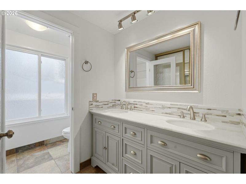 Owner's Suite Bathroom