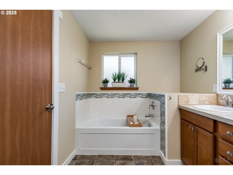 Bathroom, Attached
