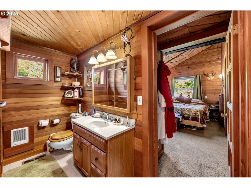 Owner's Suite Bathroom