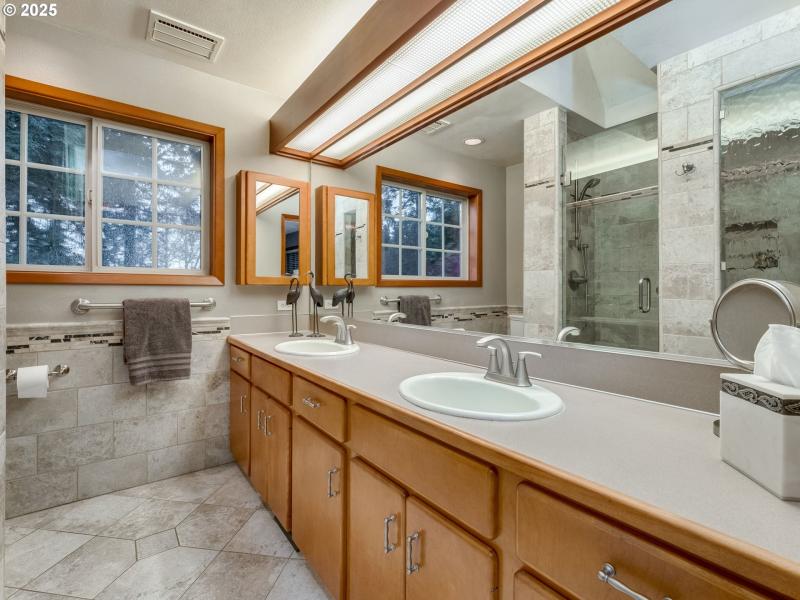 Owner's Suite Bathroom