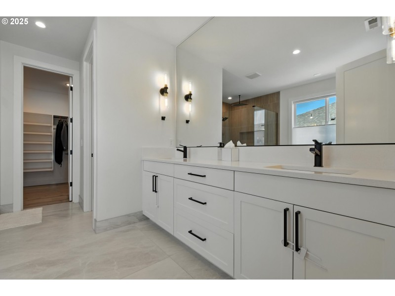 Owner's Suite Bathroom