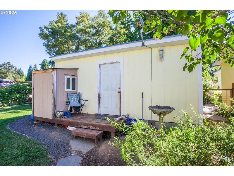 Shed