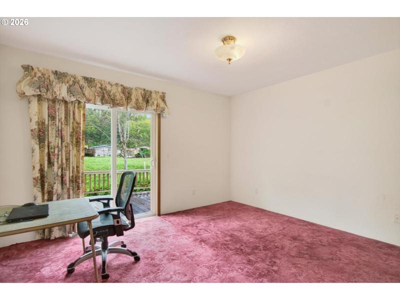 Bedroom, Primary