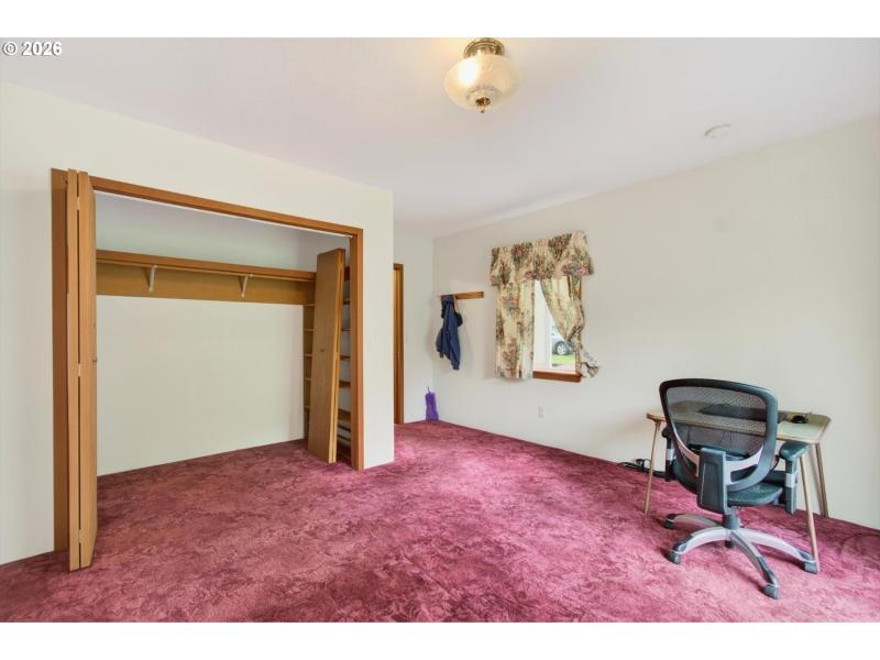 Bedroom, Primary