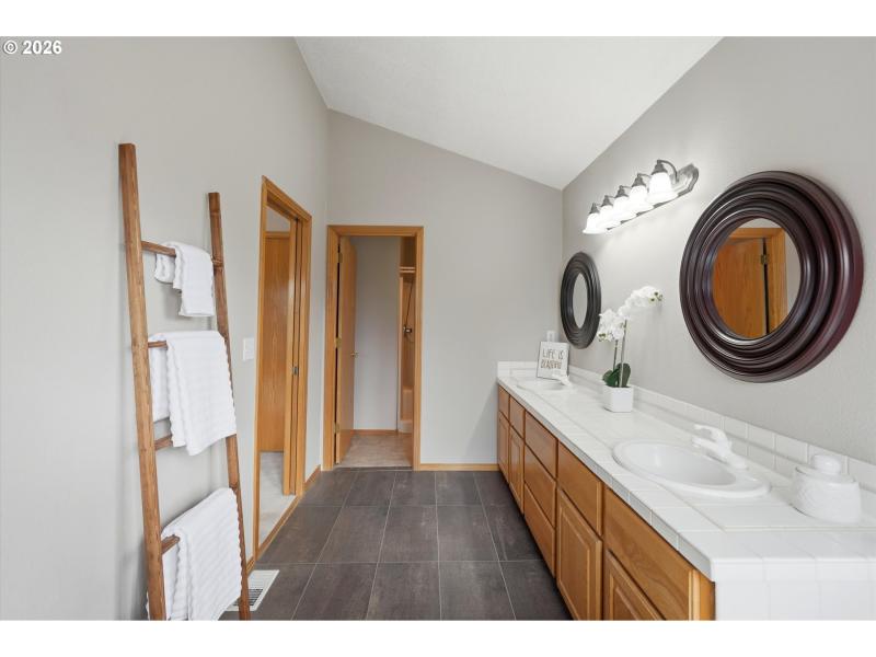 Owner's Suite Bathroom