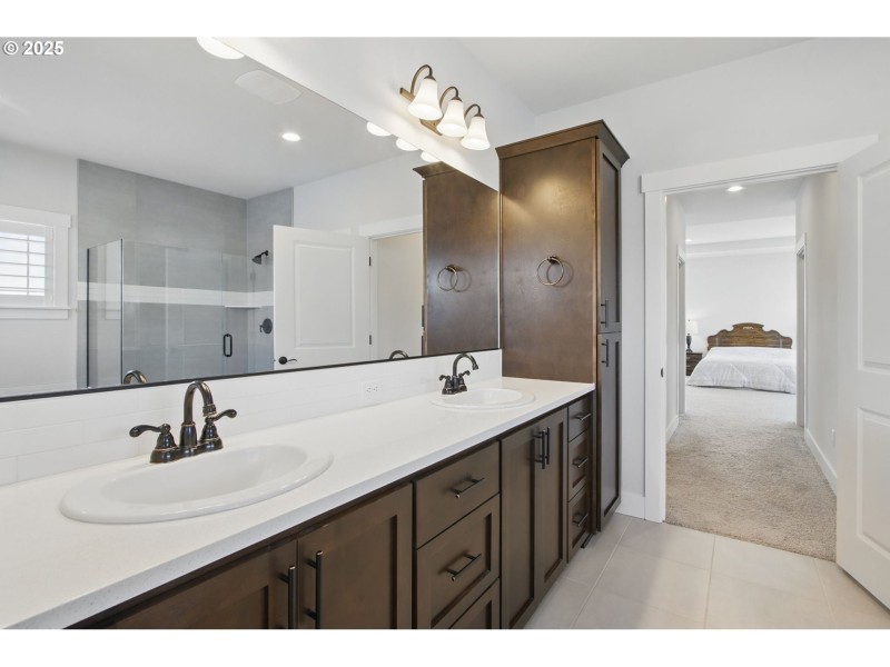 Bathroom, Attached