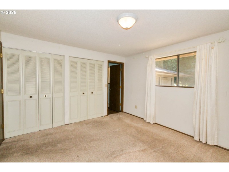 Bedroom, Primary