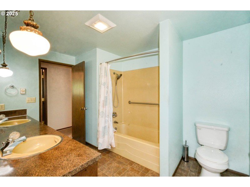 Bathroom, Attached