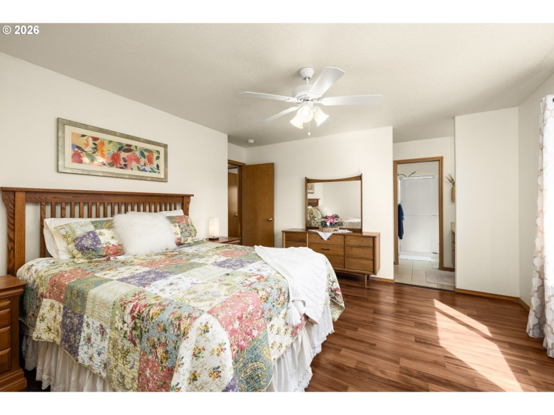 Bedroom, Primary