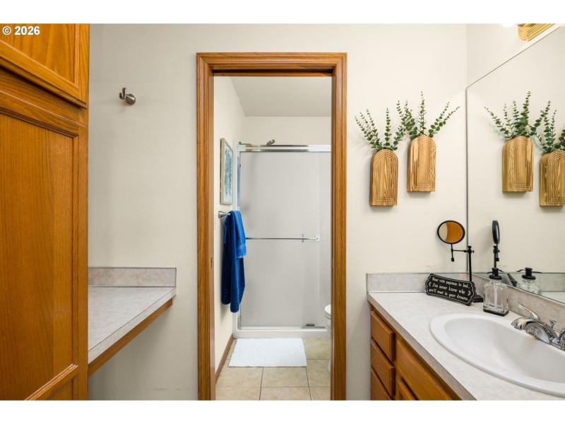 Bathroom, Attached