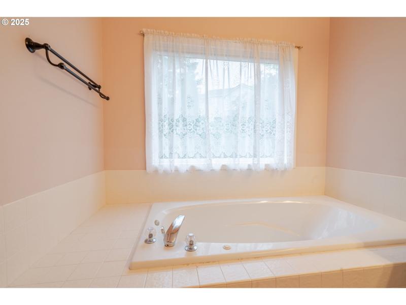 Bedroom, Owner's Suite