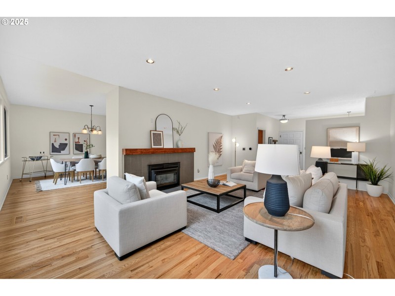 Living Room/Dining Room