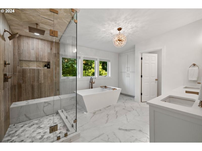 Owner's Suite Bathroom