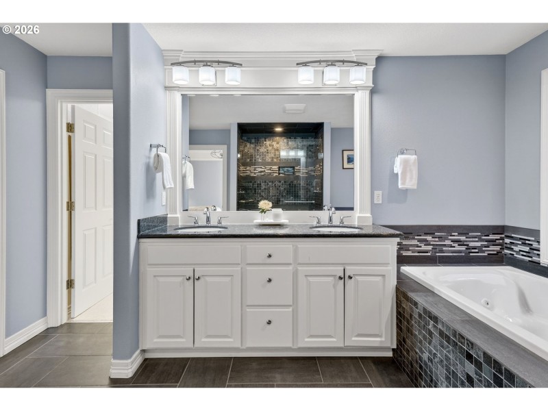 Owner's Suite Bathroom