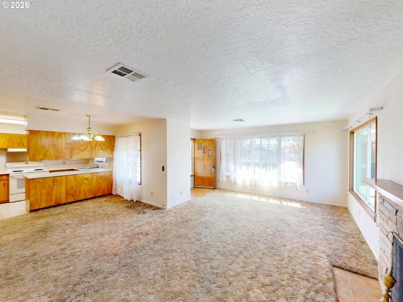 Living Room/Dining Room