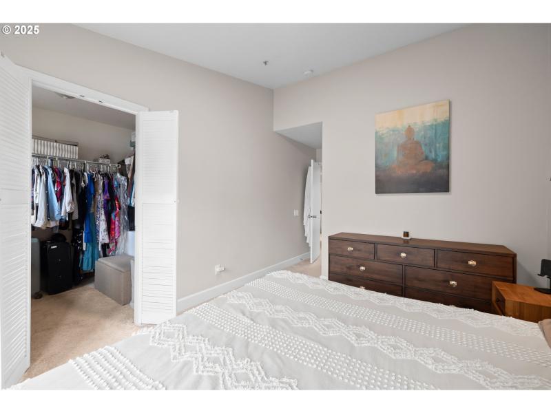 Bedroom, Primary
