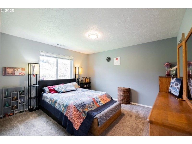 Bedroom, Primary